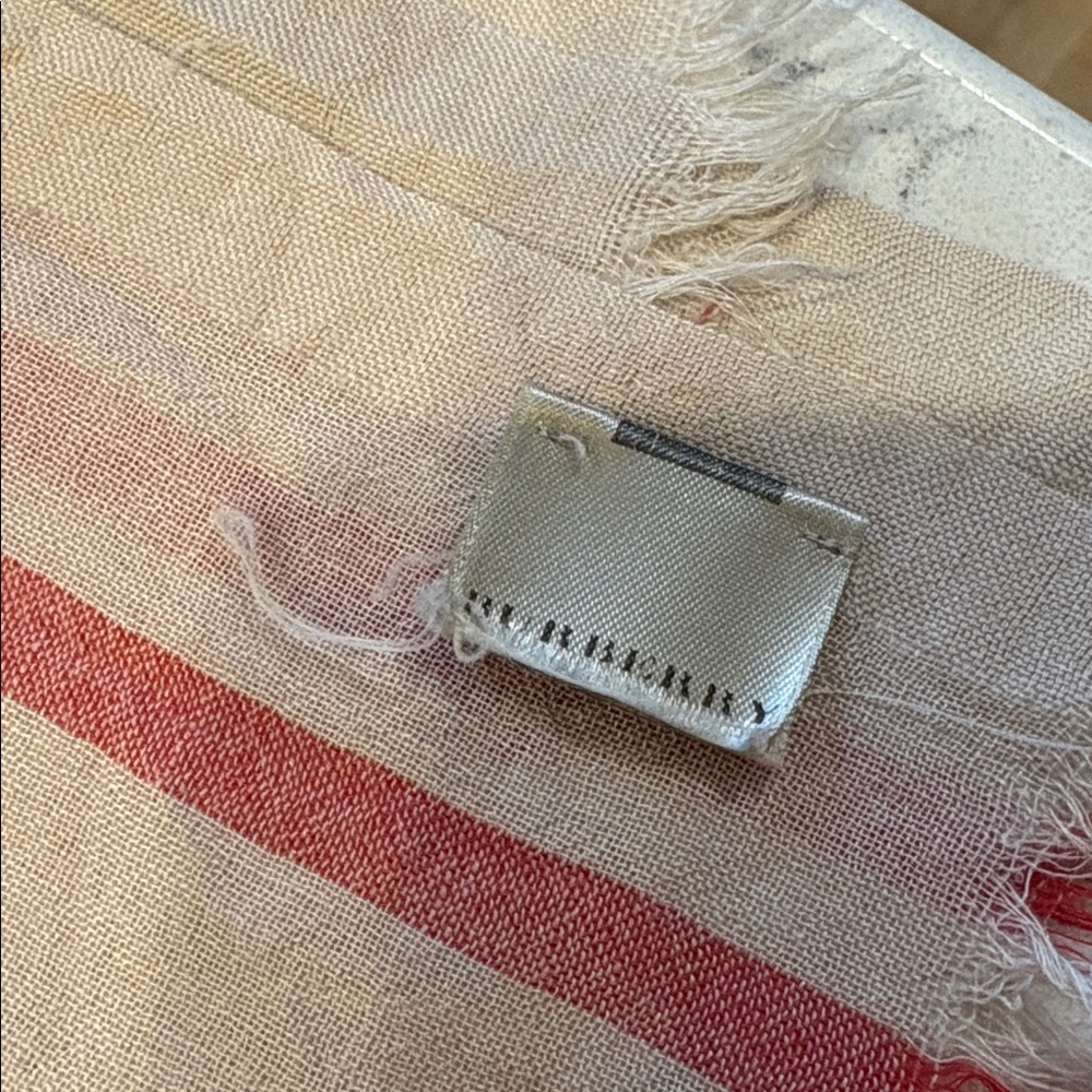 Burberry Beige Plaid Cashmere-Blend Scarf with Black and Red Accents - Picture 4 of 5